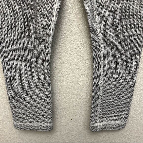 Lululemon Athletica Crop 21” Mini Grey Heathered Herringbone Size 2 - Picture 11 of 14